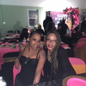 Meet your Posher, Tiara